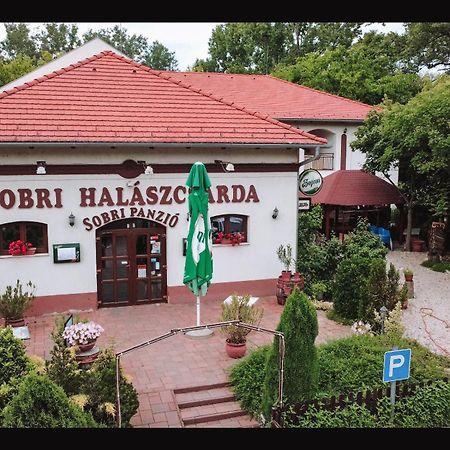 Sobri Halaszcsarda Es Panzio Baja Luaran gambar