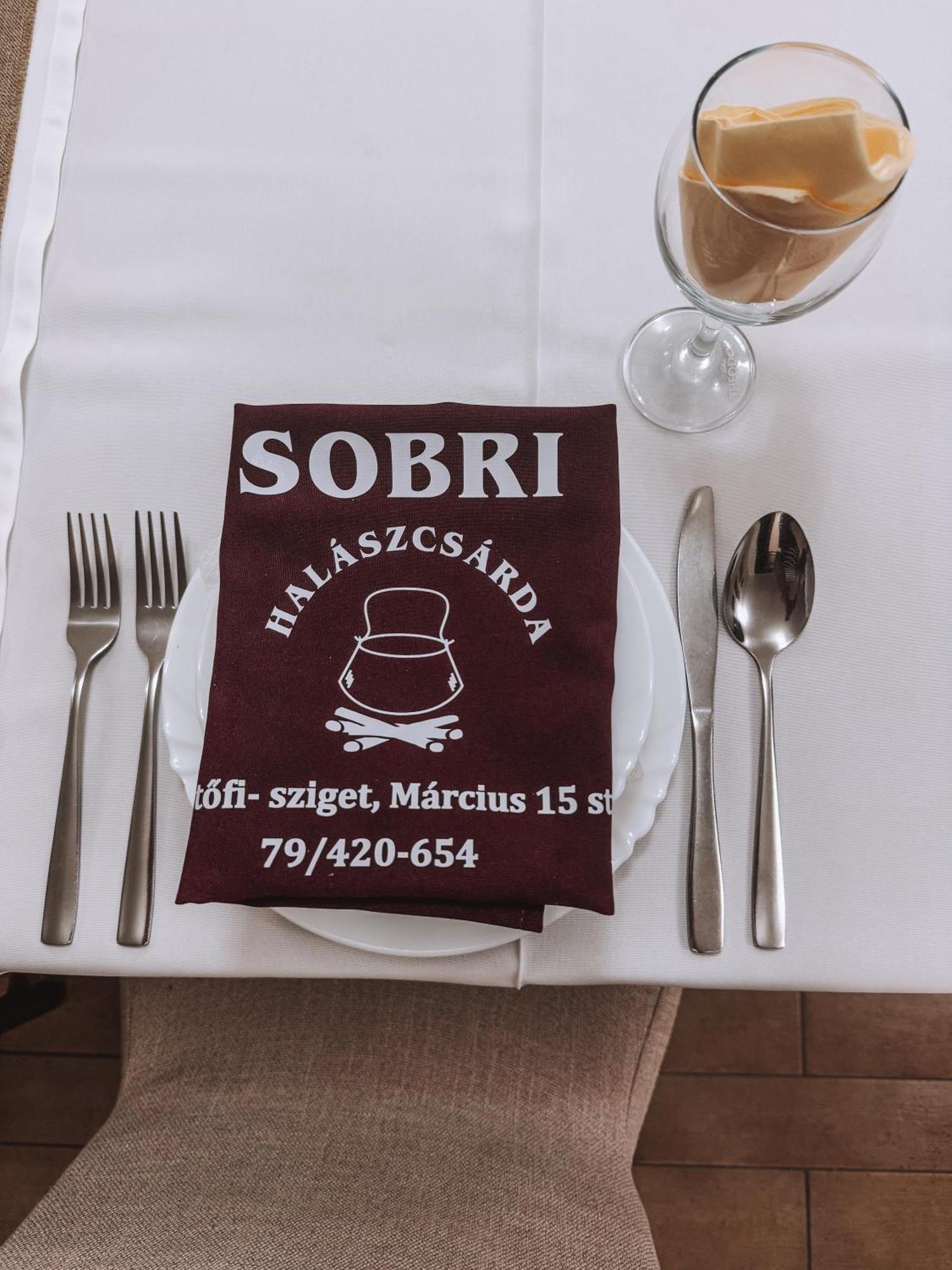 Sobri Halaszcsarda Es Panzio Baja Luaran gambar